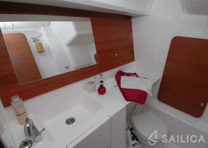 Dufour 335 Grand Large - Yacht Charter Sailica