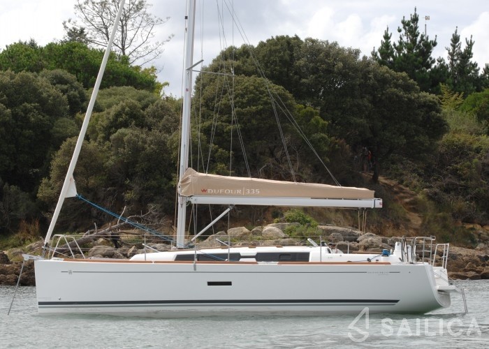 Dufour 335 Grand Large - Yacht Charter Sailica