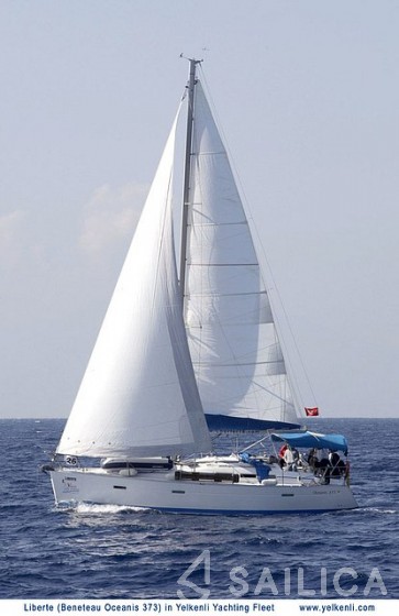 Oceanis 373 - Yacht Charter Sailica