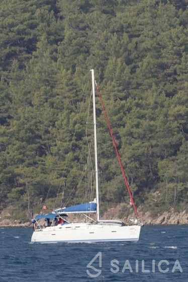 Oceanis 373 - Yacht Charter Sailica