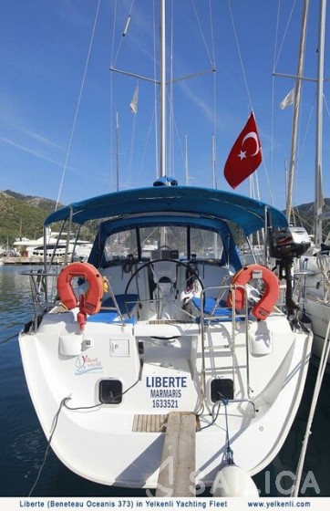 Oceanis 373 - Yacht Charter Sailica