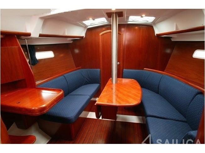Oceanis 373 - Yacht Charter Sailica