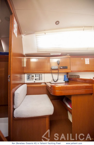 Oceanis 40 - Yacht Charter Sailica