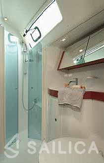 Oceanis 40 - Yacht Charter Sailica