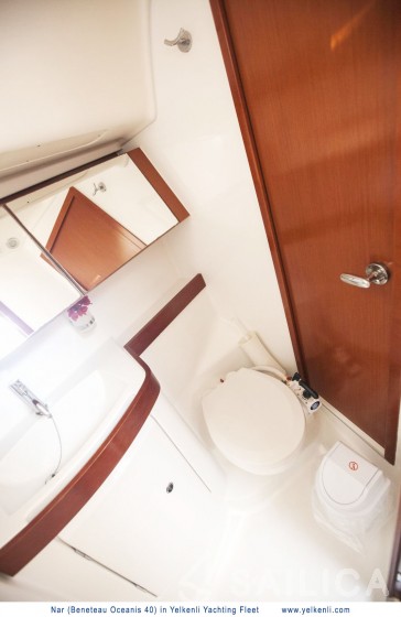 Oceanis 40 - Yacht Charter Sailica