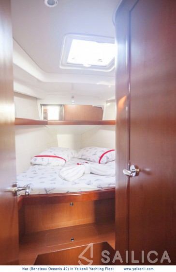 Oceanis 40 - Yacht Charter Sailica