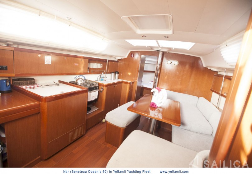 Oceanis 40 - Yacht Charter Sailica