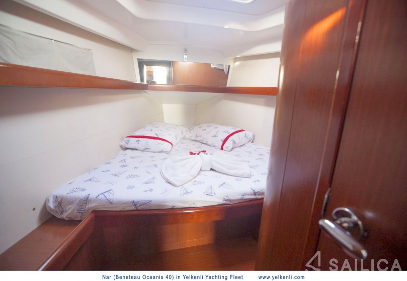Oceanis 40 - Yacht Charter Sailica