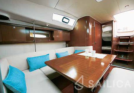 Oceanis 40 - Yacht Charter Sailica