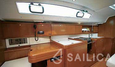 Oceanis 40 - Yacht Charter Sailica