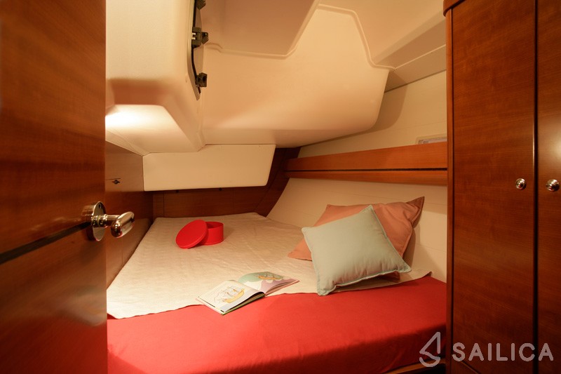 Dufour 405 - Yacht Charter Sailica