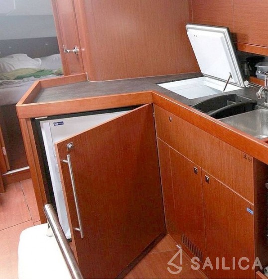 Bavaria 45 Cruiser - Yacht Charter Sailica