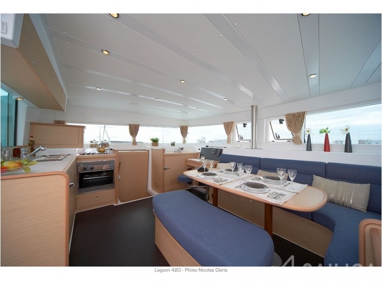 Lagoon 420 - Yacht Charter Sailica