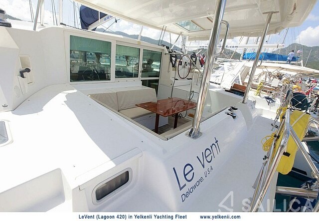 Lagoon 420 - Yacht Charter Sailica