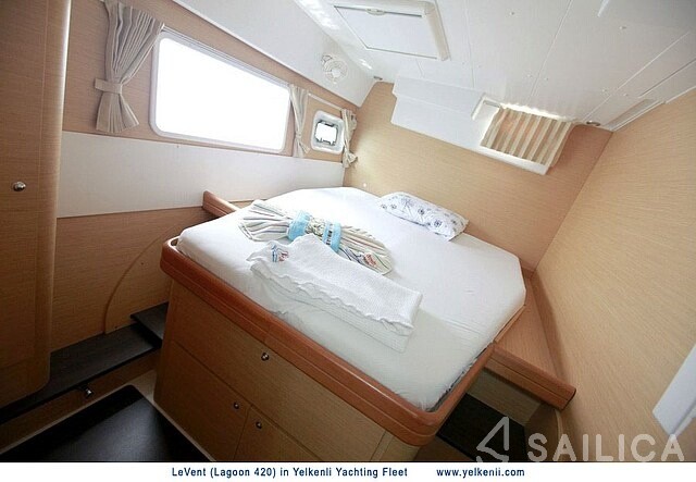 Lagoon 420 - Yacht Charter Sailica