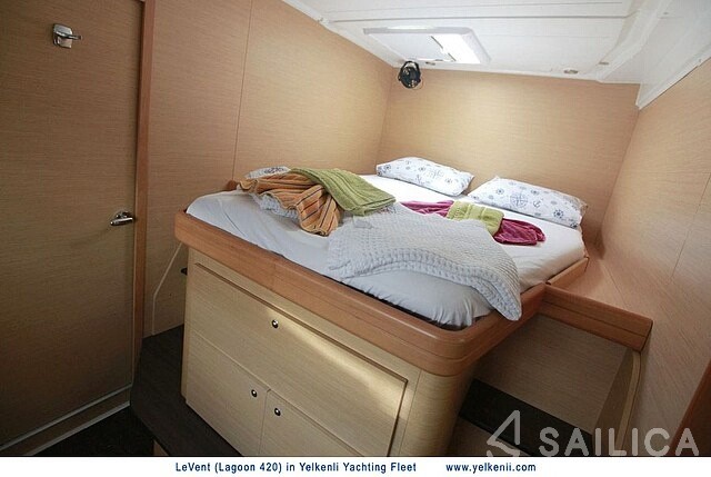 Lagoon 420 - Yacht Charter Sailica