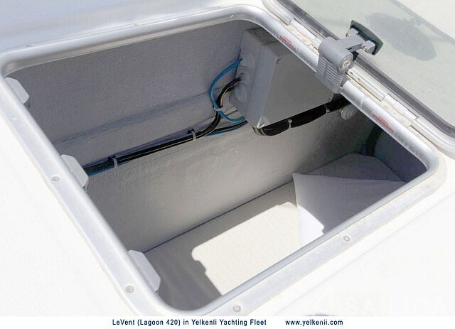 Lagoon 420 - Yacht Charter Sailica