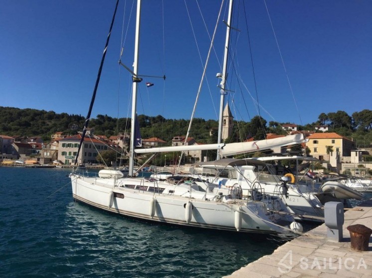 Sun Odyssey 49i - Yacht Charter Sailica