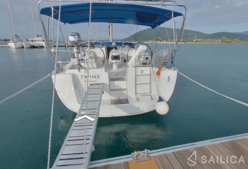 Oceanis 43 - Yacht Charter Sailica