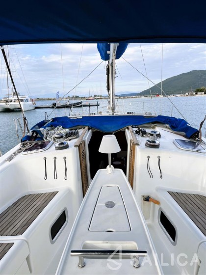 Oceanis 43 - Yacht Charter Sailica