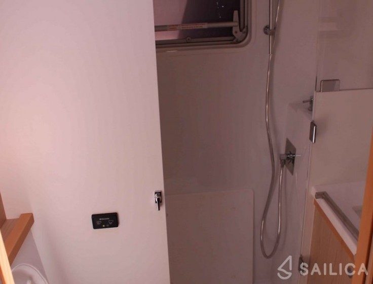 Lagoon 52F - Yacht Charter Sailica