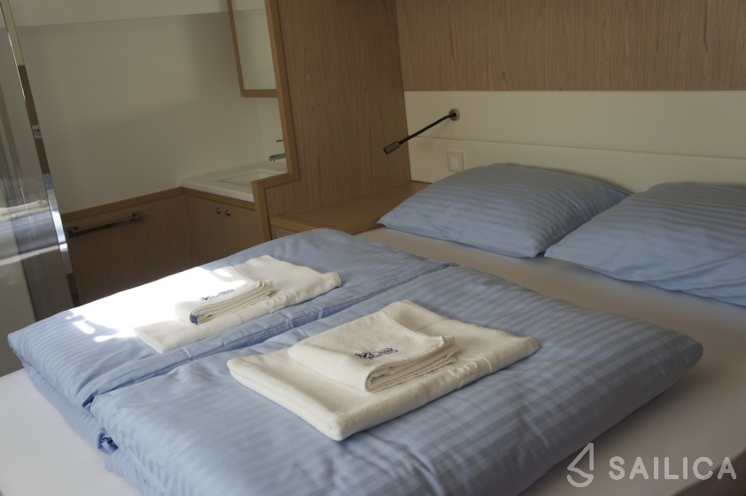 Lagoon 52F - Yacht Charter Sailica