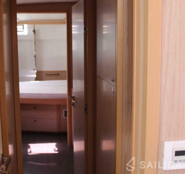 Lagoon 52F - Yacht Charter Sailica