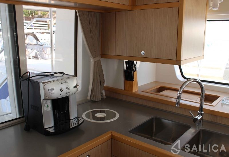 Lagoon 52F - Yacht Charter Sailica