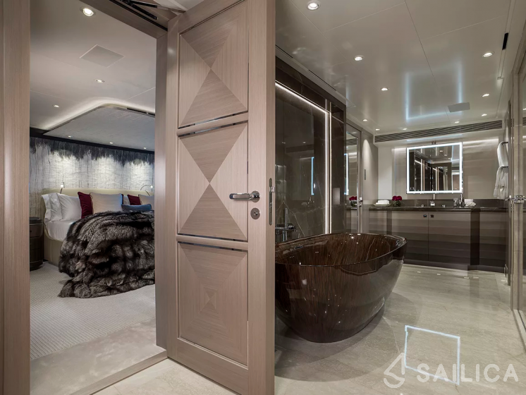 Heesen 51 - Yacht Charter Sailica