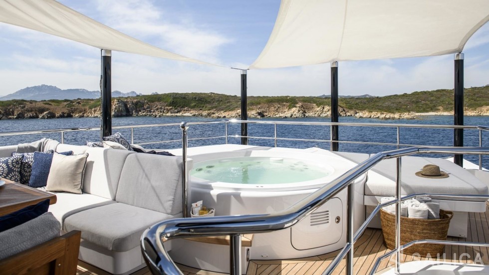 Heesen 51 - Yacht Charter Sailica