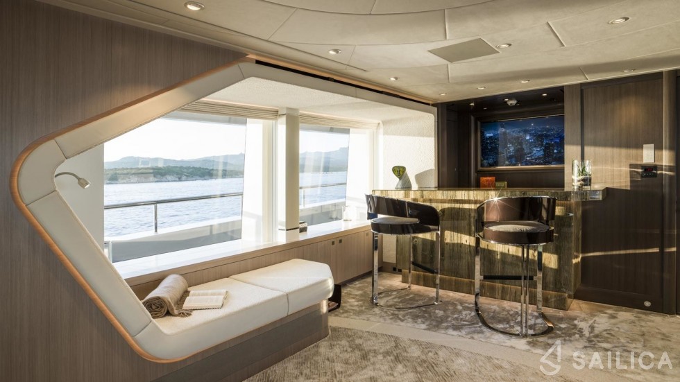 Heesen 51 - Yacht Charter Sailica