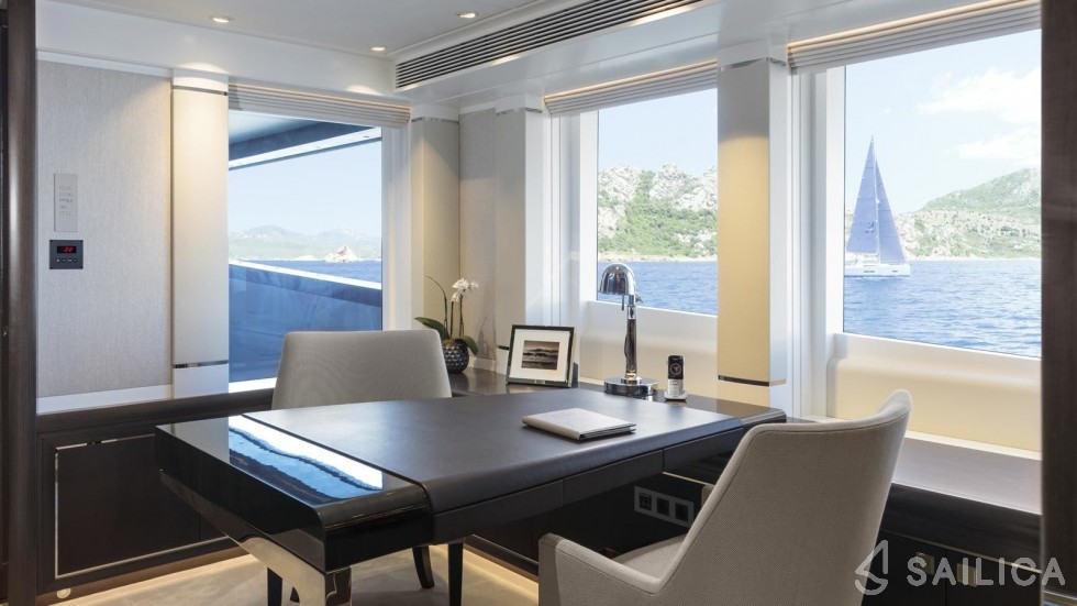 Heesen 51 - Yacht Charter Sailica