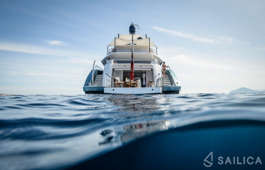 Heesen 51 - Yacht Charter Sailica