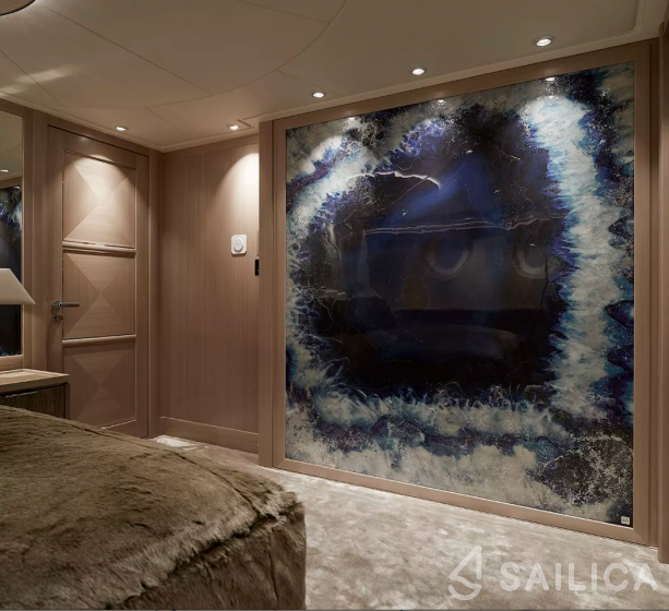 Heesen 51 - Yacht Charter Sailica