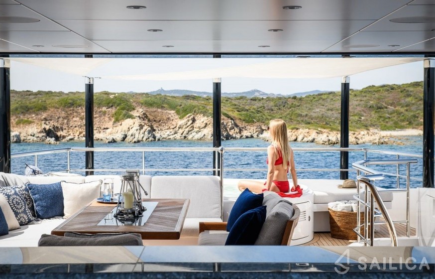 Heesen 51 - Yacht Charter Sailica
