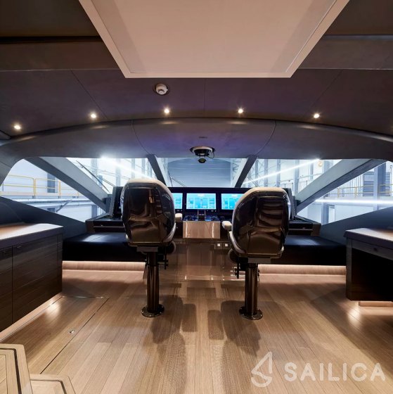 Heesen 51 - Yacht Charter Sailica