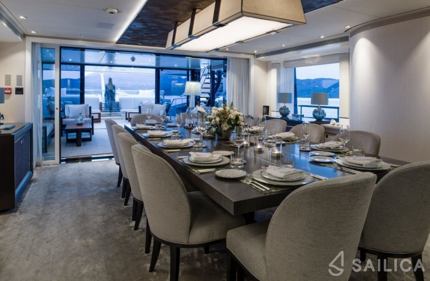 Heesen 51 - Yacht Charter Sailica