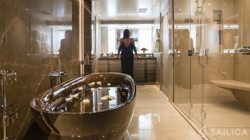 Heesen 51 - Yacht Charter Sailica
