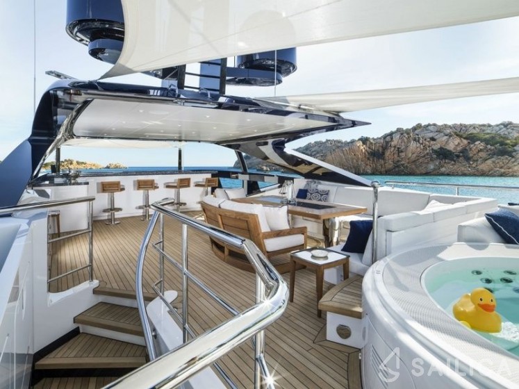 Heesen 51 - Yacht Charter Sailica