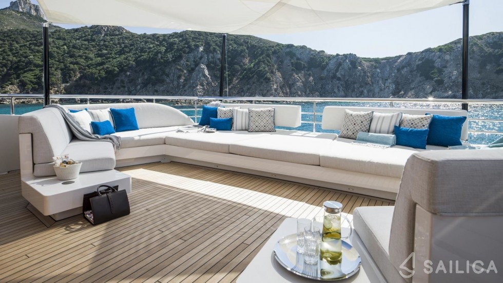 Heesen 51 - Yacht Charter Sailica