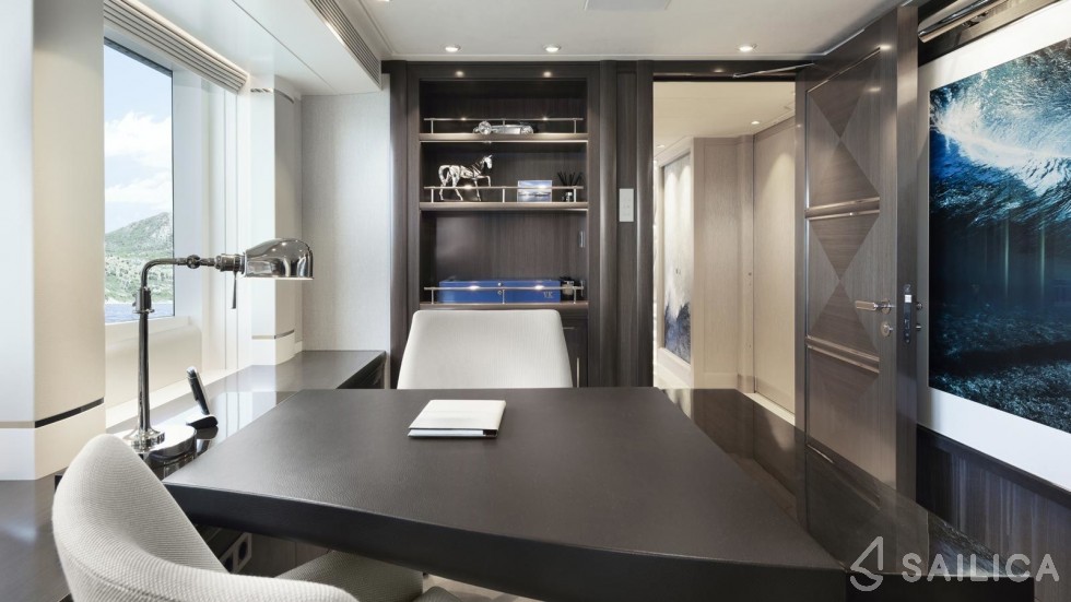 Heesen 51 - Yacht Charter Sailica