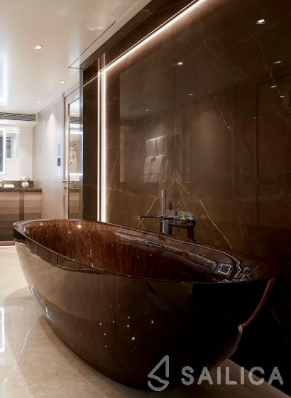 Heesen 51 - Yacht Charter Sailica