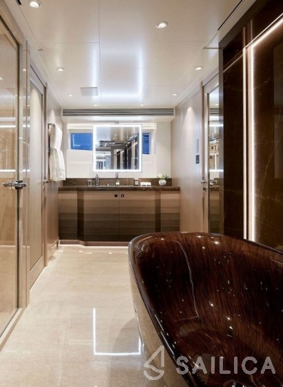 Heesen 51 - Yacht Charter Sailica
