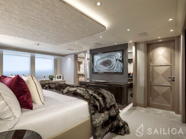 Heesen 51 - Yacht Charter Sailica
