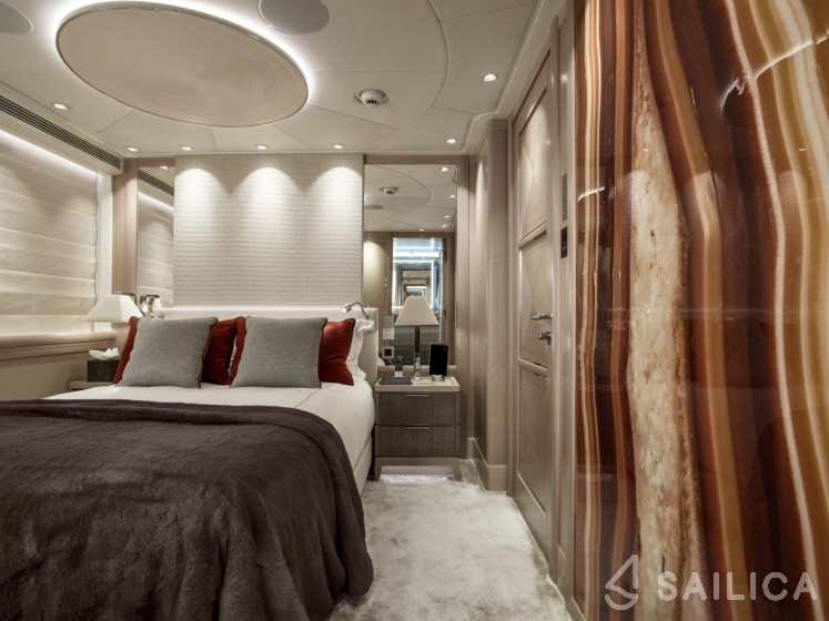 Heesen 51 - Yacht Charter Sailica