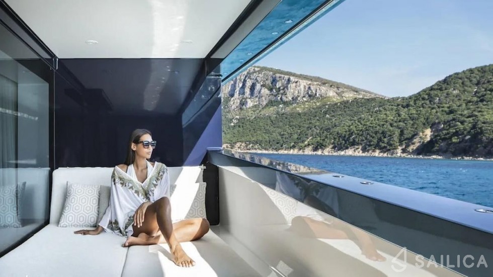 Heesen 51 - Yacht Charter Sailica