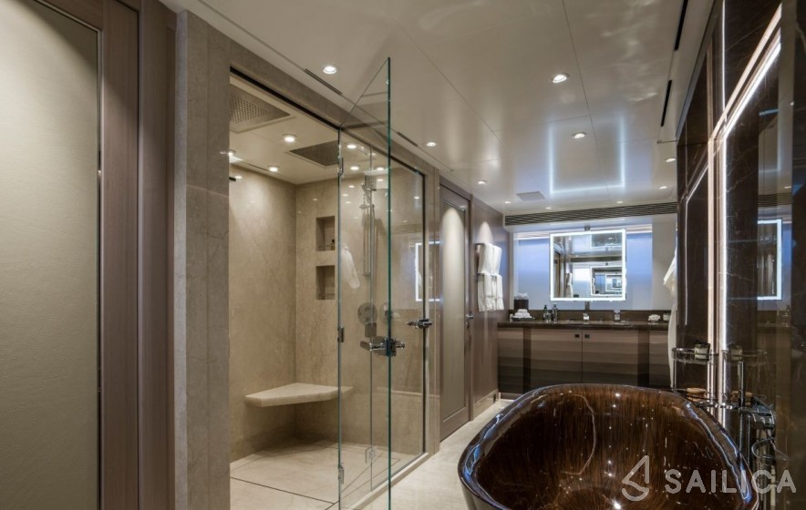 Heesen 51 - Yacht Charter Sailica