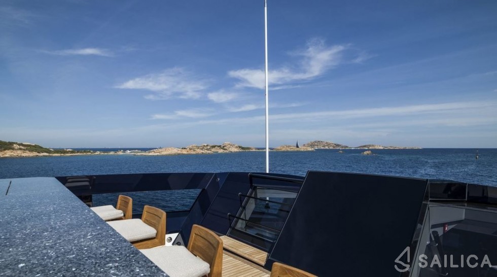 Heesen 51 - Yacht Charter Sailica