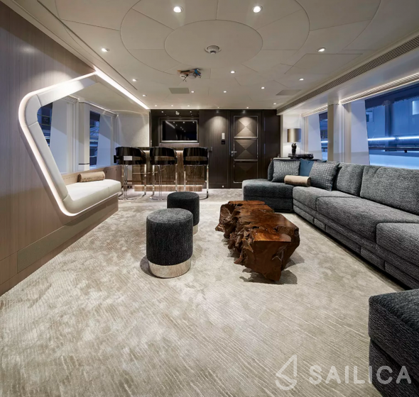 Heesen 51 - Yacht Charter Sailica