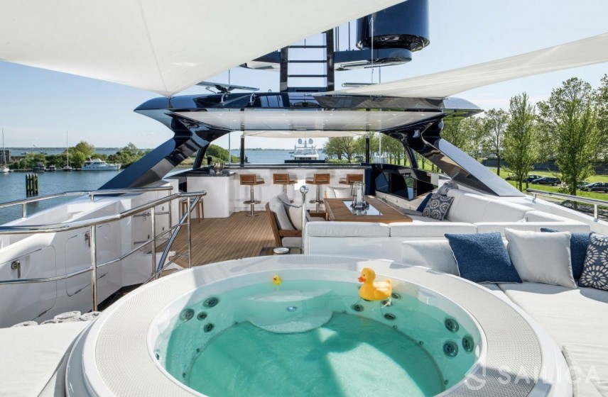 Heesen 51 - Yacht Charter Sailica